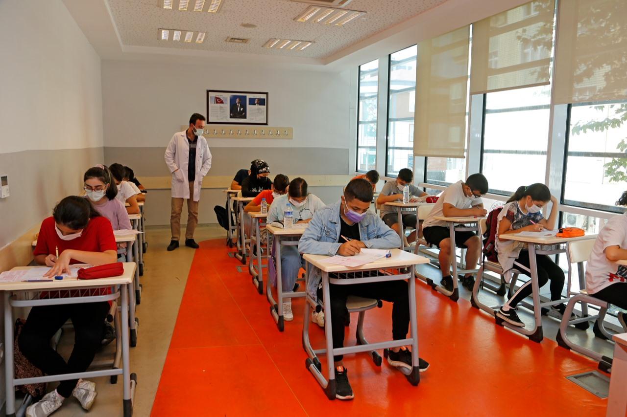 LİSE SINAVLARINA HAZIRLANAN ÖĞRENCİLERE TAM DESTEK