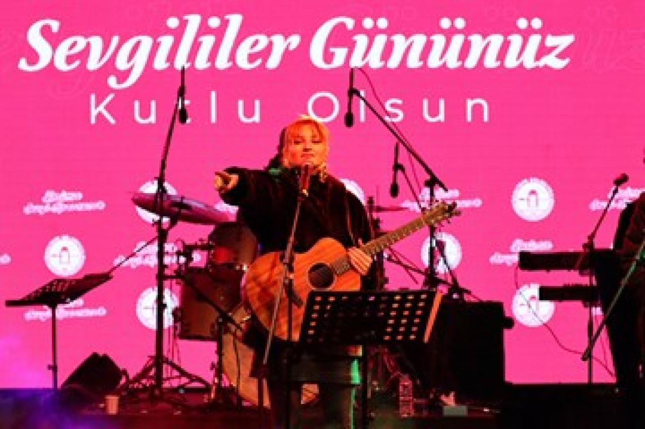 Maltepe’de Güliz Ayla ve İkilem coşkusu