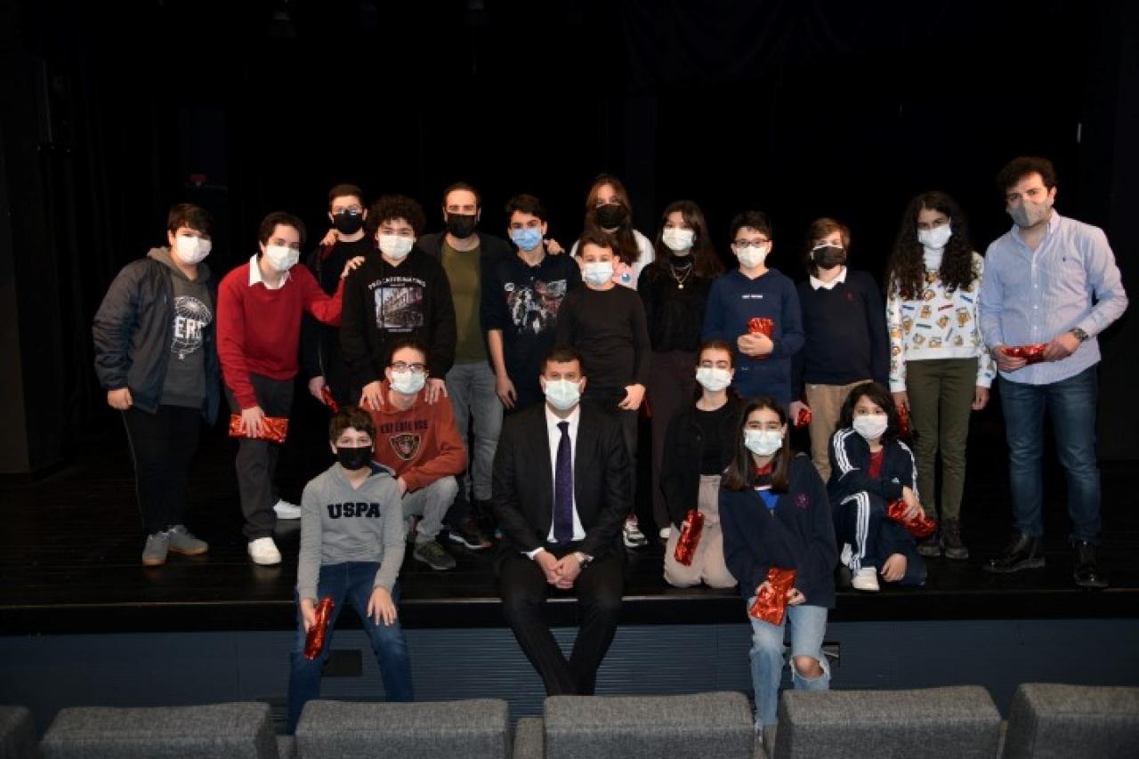 Dünyada İlk! Kadıköy Belediyesi'nde Radyo Tiyatrosu Yapan 