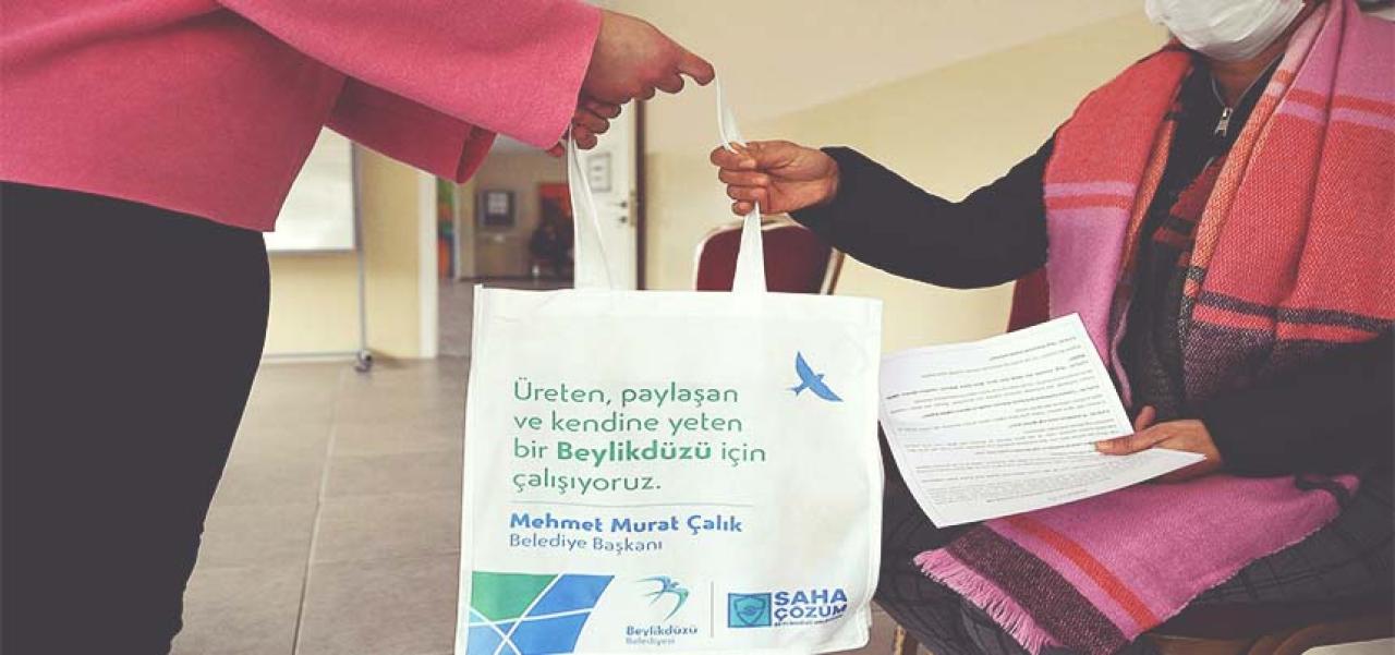 BEYLİKDÜZÜ BELEDİYESİ’NDEN HİJYENİK PED DESTEĞİ