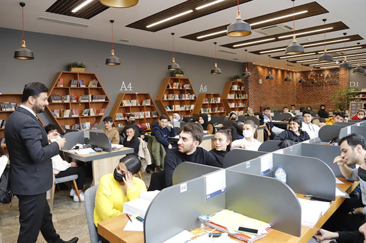 BAŞKAN ÖZTEKİN'DEN ÜNİVERSİTE ADAYLARINA MÜJDE