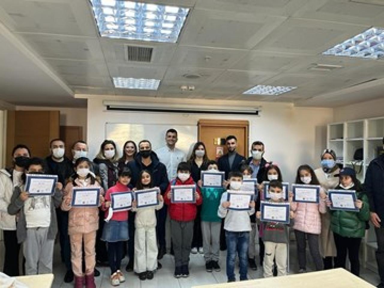 130 miniğe İngilizce sertifikası