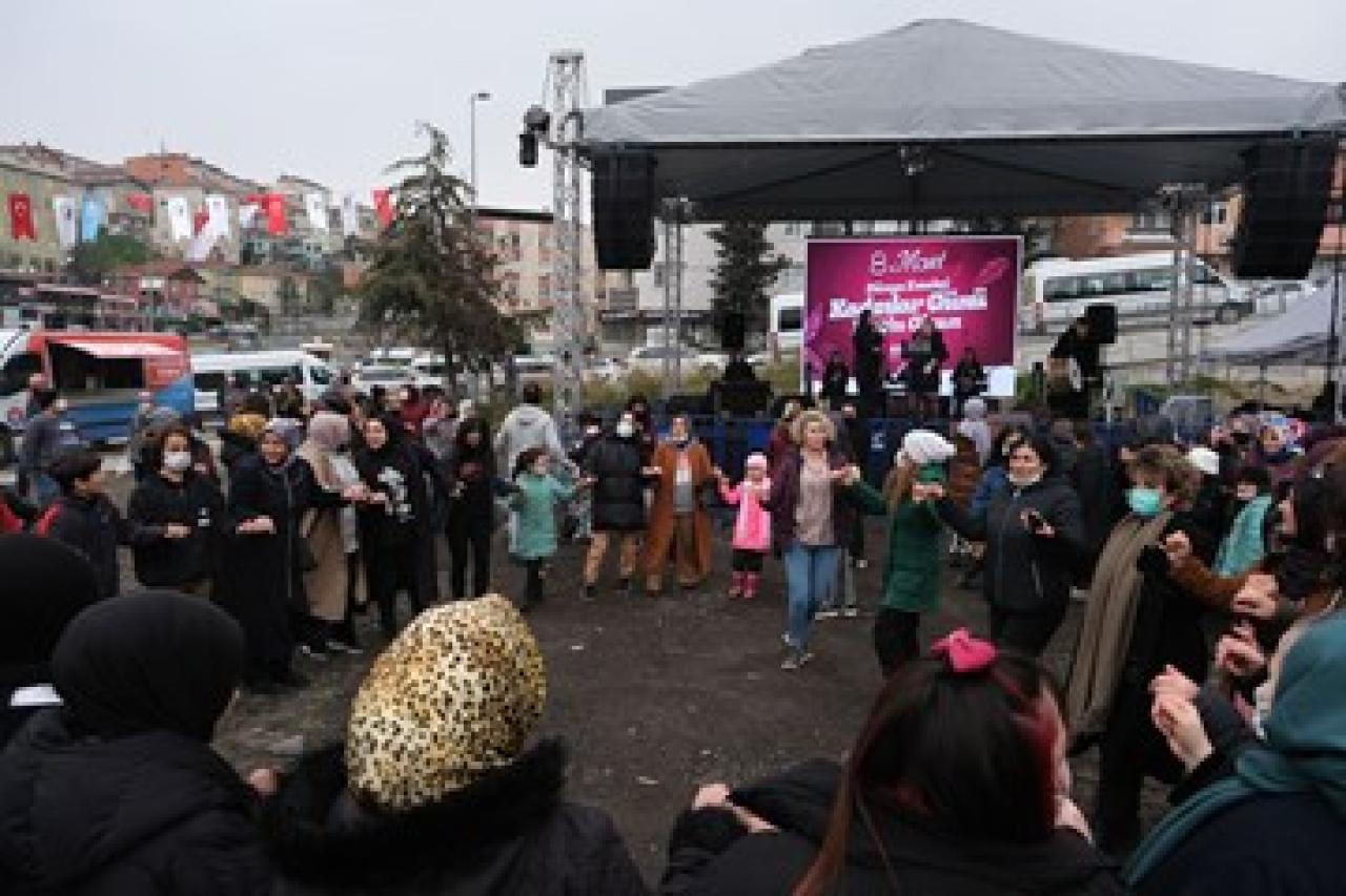 Maltepe’de Kadınlar Günü coşkusu konserle başladı