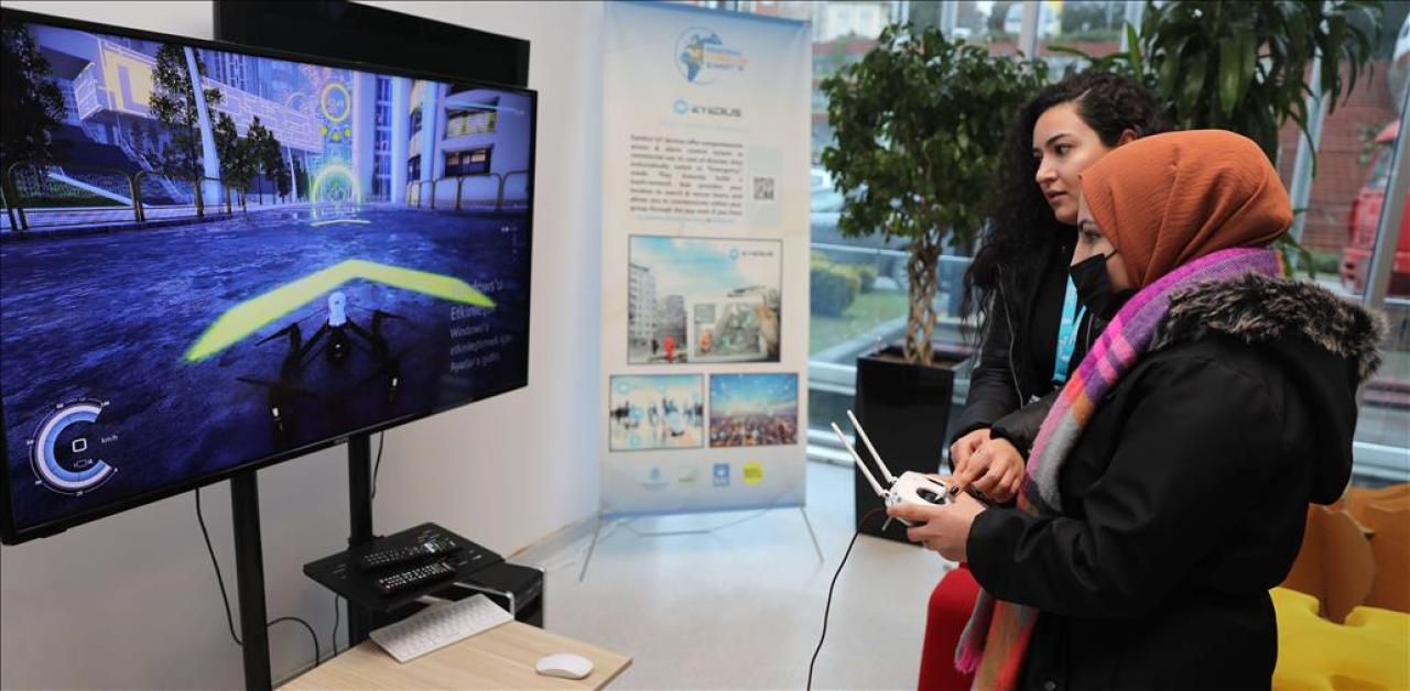 BAŞAKŞEHİR BELEDİYESİ’NDEN ÇEVRECİ ÖĞRENCİLERE TEKNOLOJİ SÜRPRİZİ