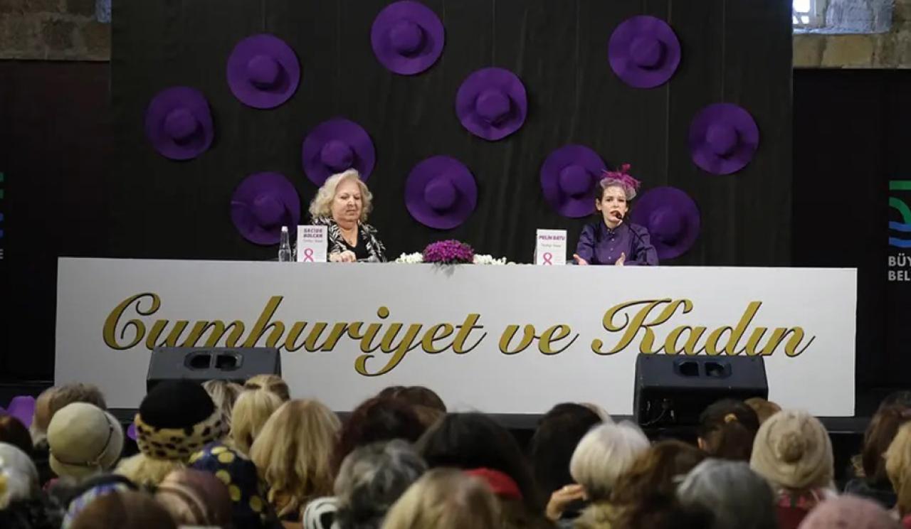 Büyükçekmece Dünya Kadınlar Günü etkinliğinde Pelin Batu’yu ağırladı