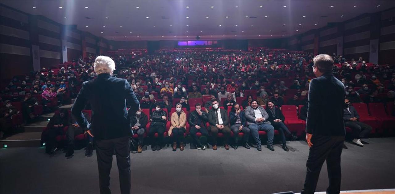 UYGUR KARDEŞLER BAŞAKŞEHİR’DE SAHNE ALDI