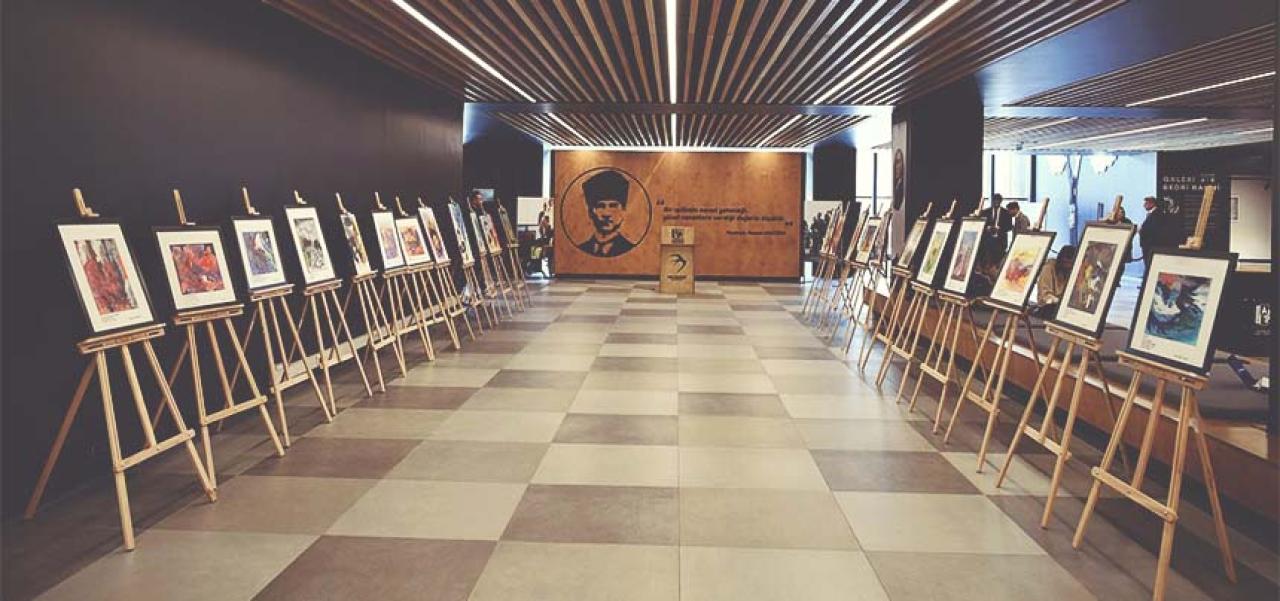 DÜNYA ŞİİR GÜNÜ’NDE DİZELER TUALLERE YANSIDI