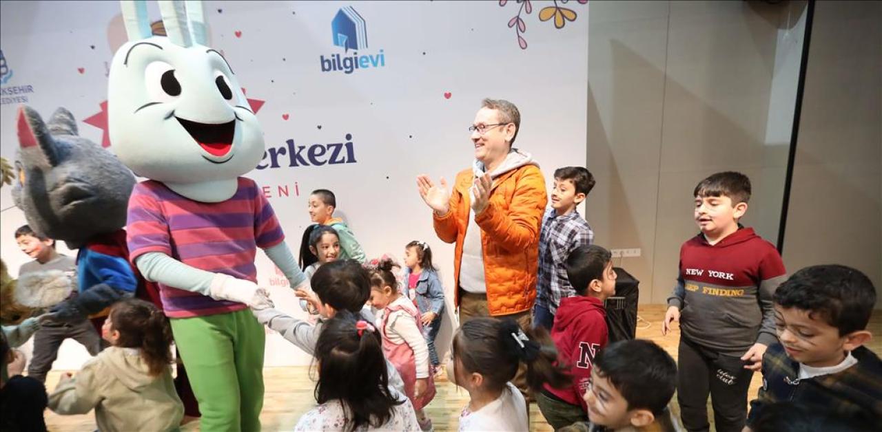 BAŞAKŞEHİR’DE ANNELERİN DE, ÇOCUKLARIN DA YÜZÜ GÜLÜYOR