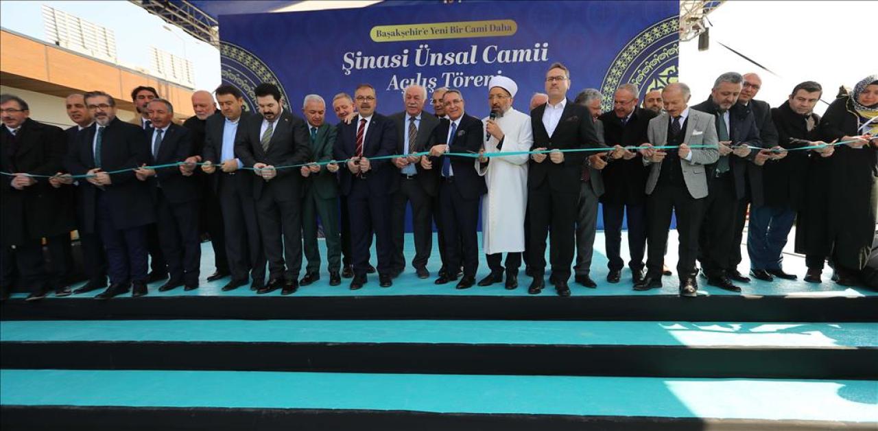 BAŞAKŞEHİR’DE ŞİNASİ ÜNSAL CAMİİ İBADETE AÇILDI