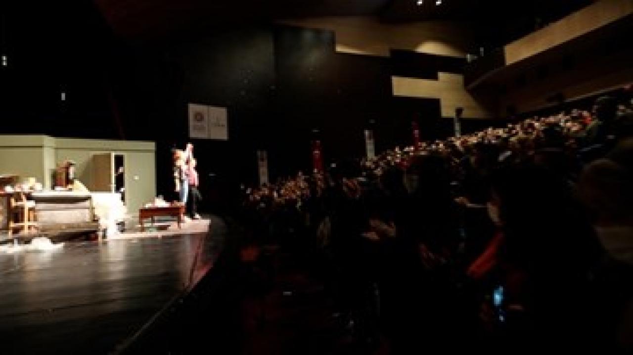 Maltepe'de usta sanatçılar kapalı gişe oynuyor