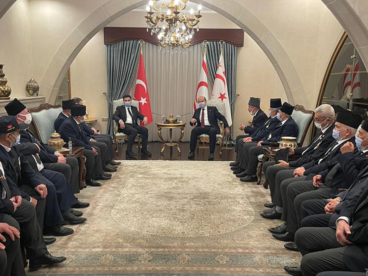 BAŞKAN ÖZTEKİN GAZİLERLE BİRLİKTE, CUMHURBAŞKANI TATAR'I ZİYARET ETTİ