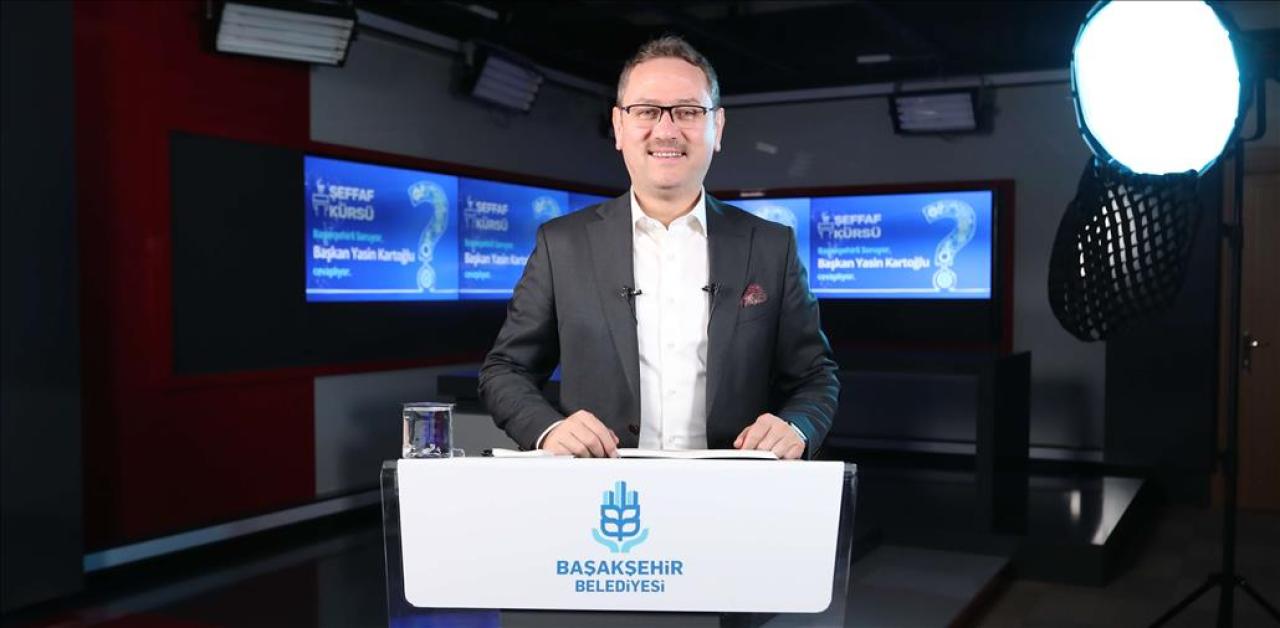 BAŞKAN KARTOĞLU ŞEFFAF KÜRSÜ’DE BAŞAKŞEHİRLİLERLE BULUŞTU