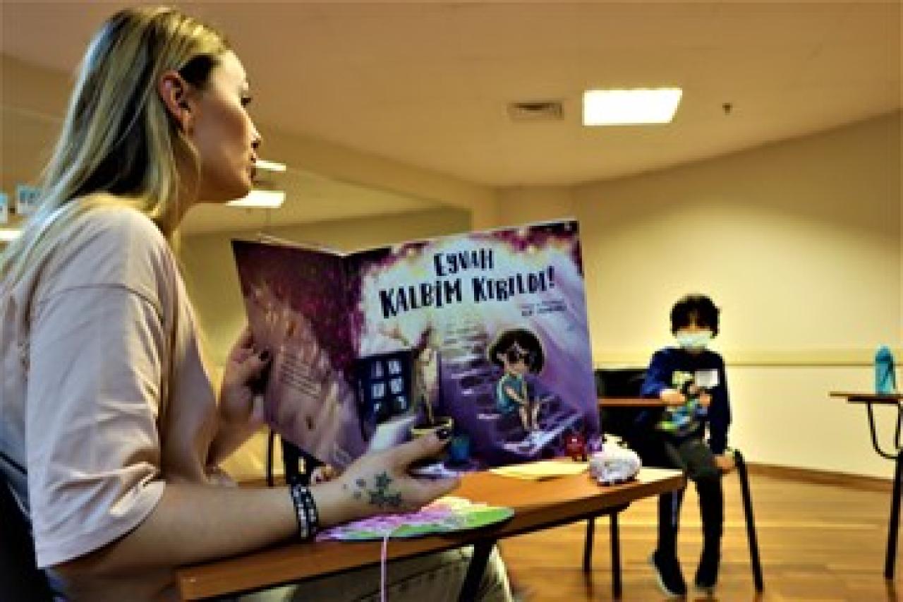 Çağdaş  Türkiye'nin yolu 'Okuyan Bir Gelecekten' geçer !