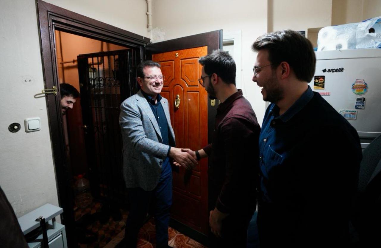 İFTARINI 6 TIP ÖĞRENCİSİYLE AÇTI