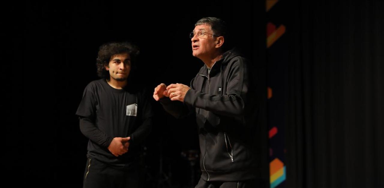 BAŞAKŞEHİRLİ GENÇLER USTA TİYATROCU İLE KONSERVATUVAR YOLUNDA