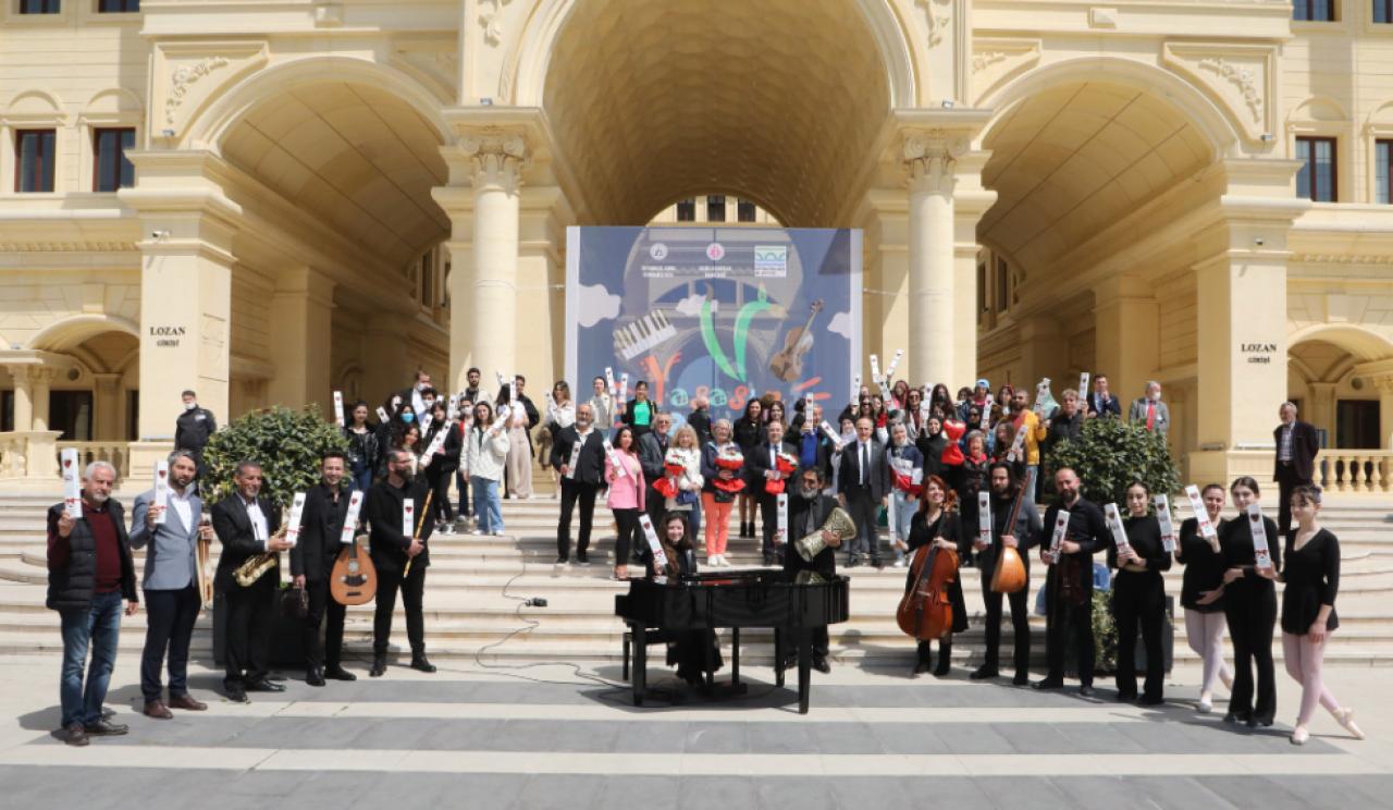 Sanatın her dalı belediye koridorlarında sergilendi