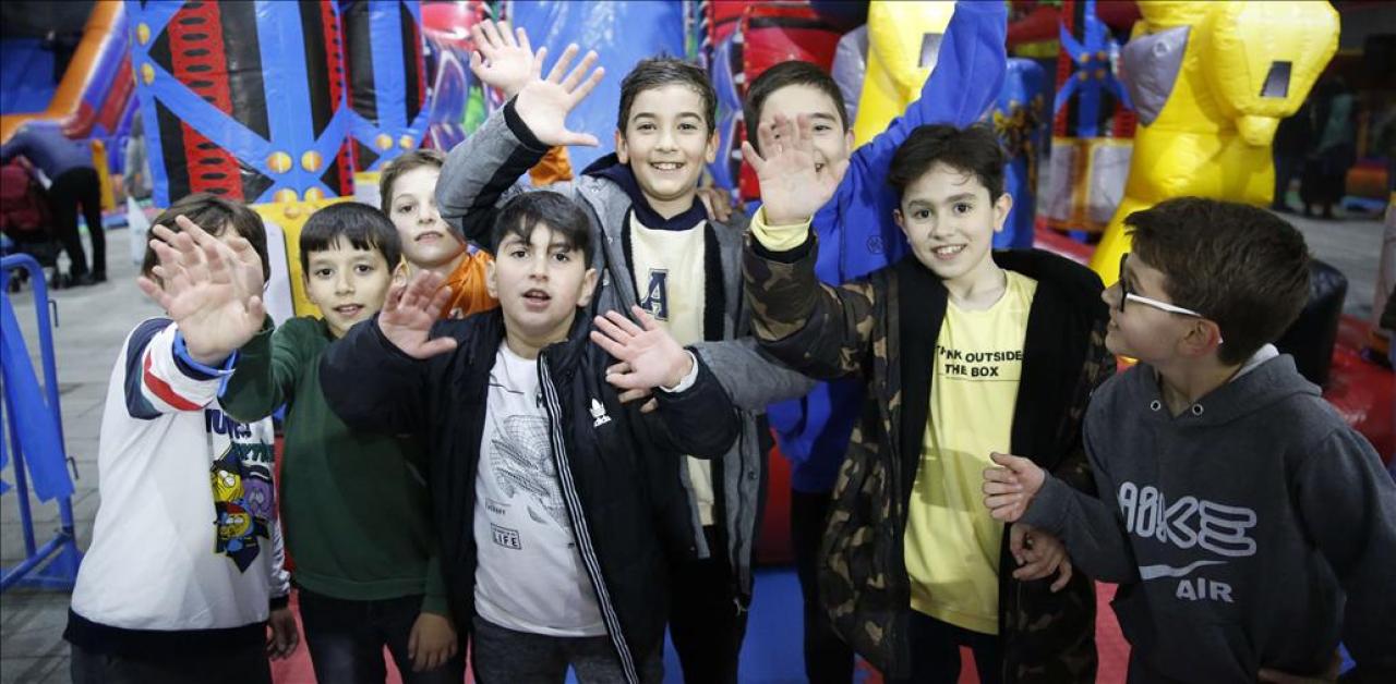 ÇOCUKLARIN YENİ BULUŞMA ADRESİ: BAŞAKŞEHİR KENT MEYDANI