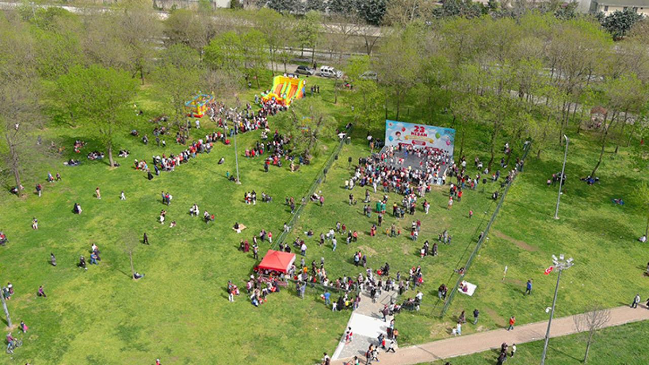 ÇOCUKLAR BAYRAMLARINI HASBAHÇE'DE DOYASIYA YAŞADI