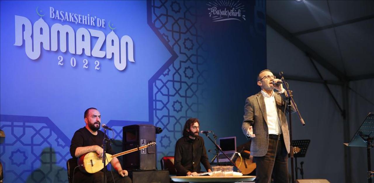 ÖMER KARAOĞLU, BAŞAKŞEHİR KENT MEYDANI’NDA