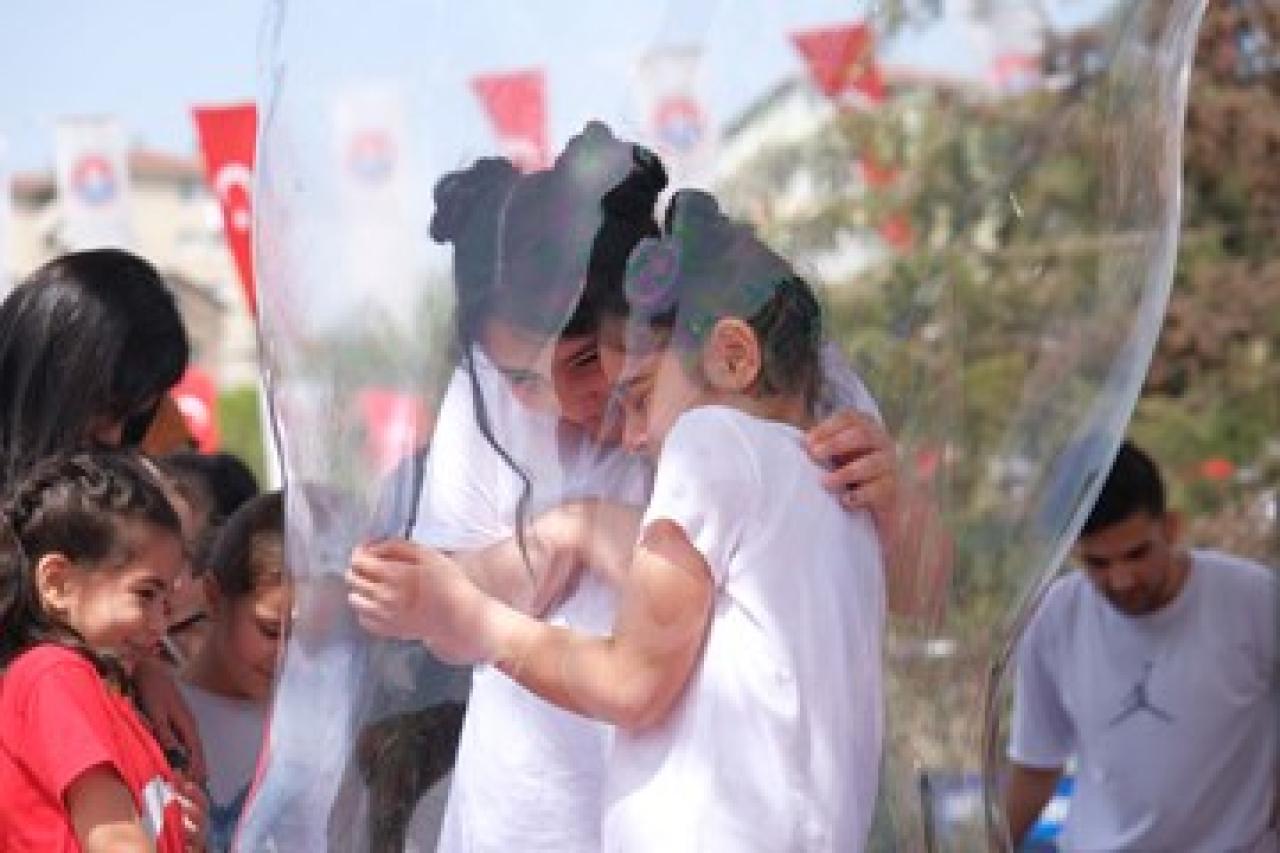 23 Nisan rengârenk etkinliklerle kutlandı