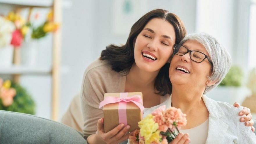 Anneler Günü İçin En Yeni Ürünler: Annenizi mutluk etmek mi istiyorsunuz, En İyi seçimlerimize göz atın!