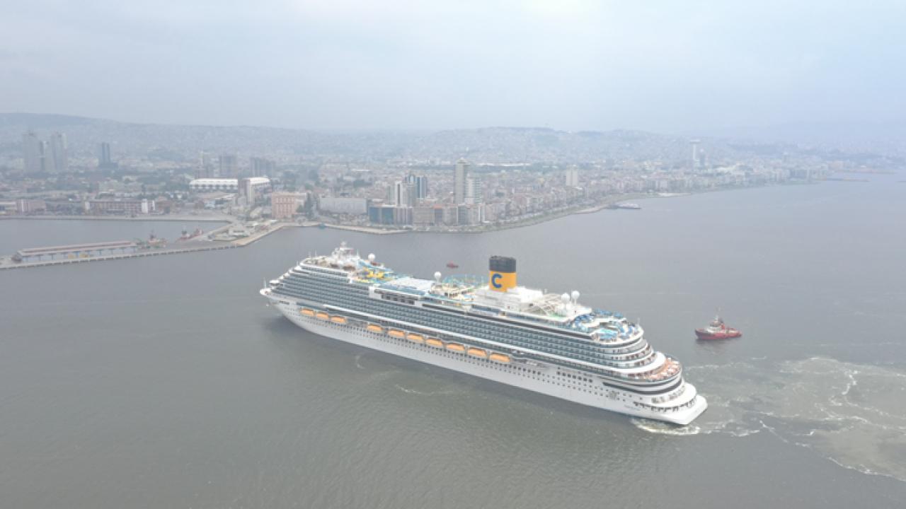 İkinci gemi İzmir Limanı’na yanaştı