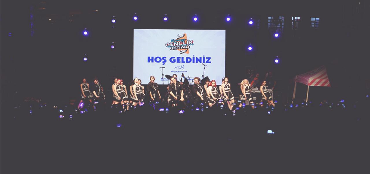 KIRLANGIÇ GENÇLİK FESTİVALİ’NDE SAHNE GENÇLERİNDİ
