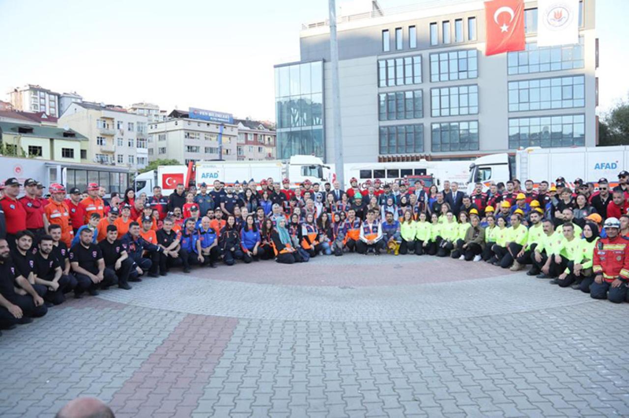 TÜRKİYE’NİN EN BÜYÜK DEPREM TATBİKATI KAĞITHANE’DE YAPILDI