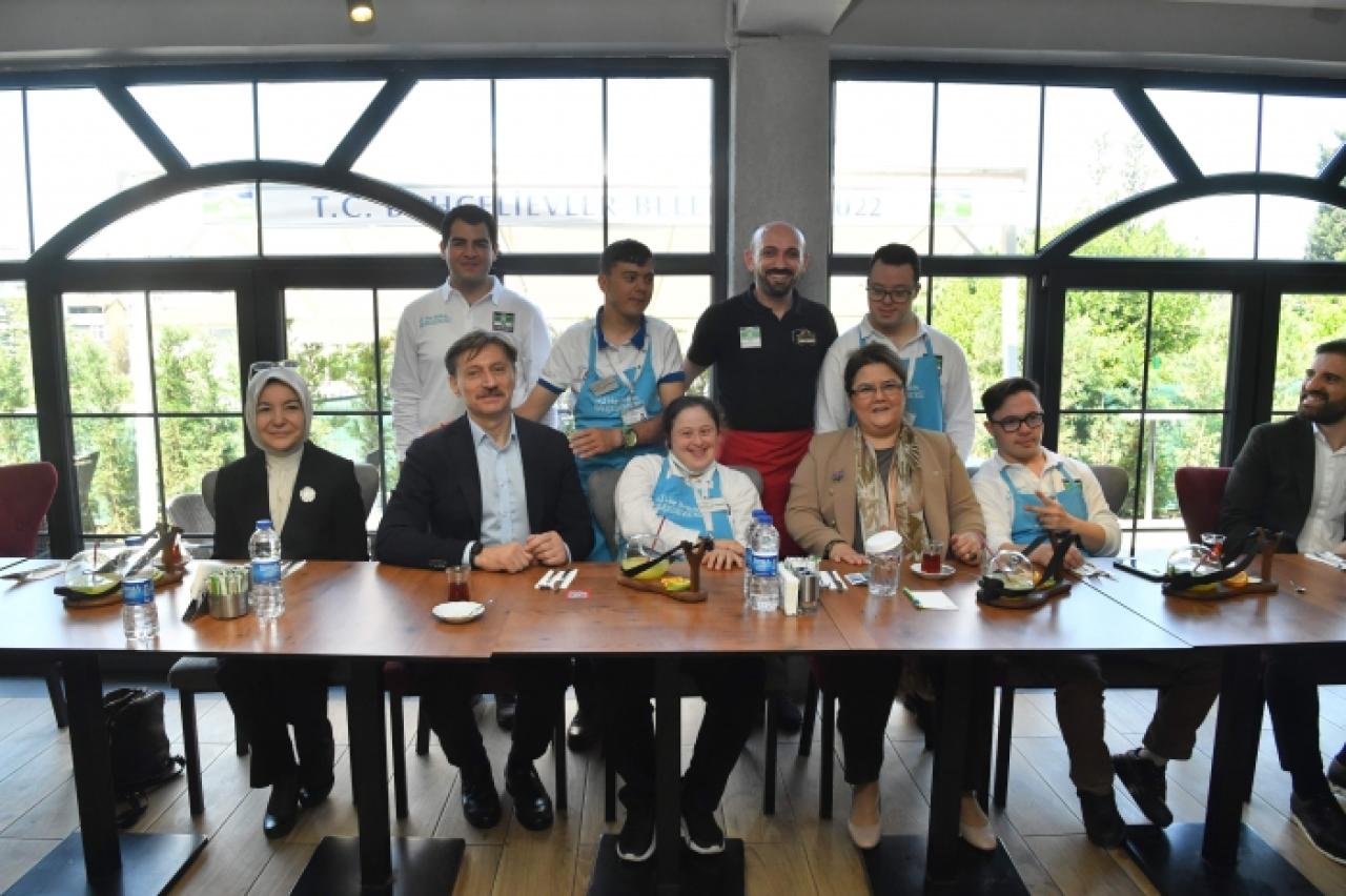 Bakan Yanık’tan özel gençlere ziyaret