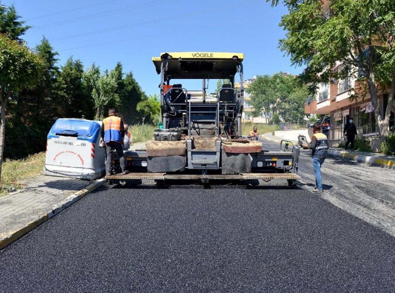 AVCILAR’IN YOLLARI YENİLENİYOR
