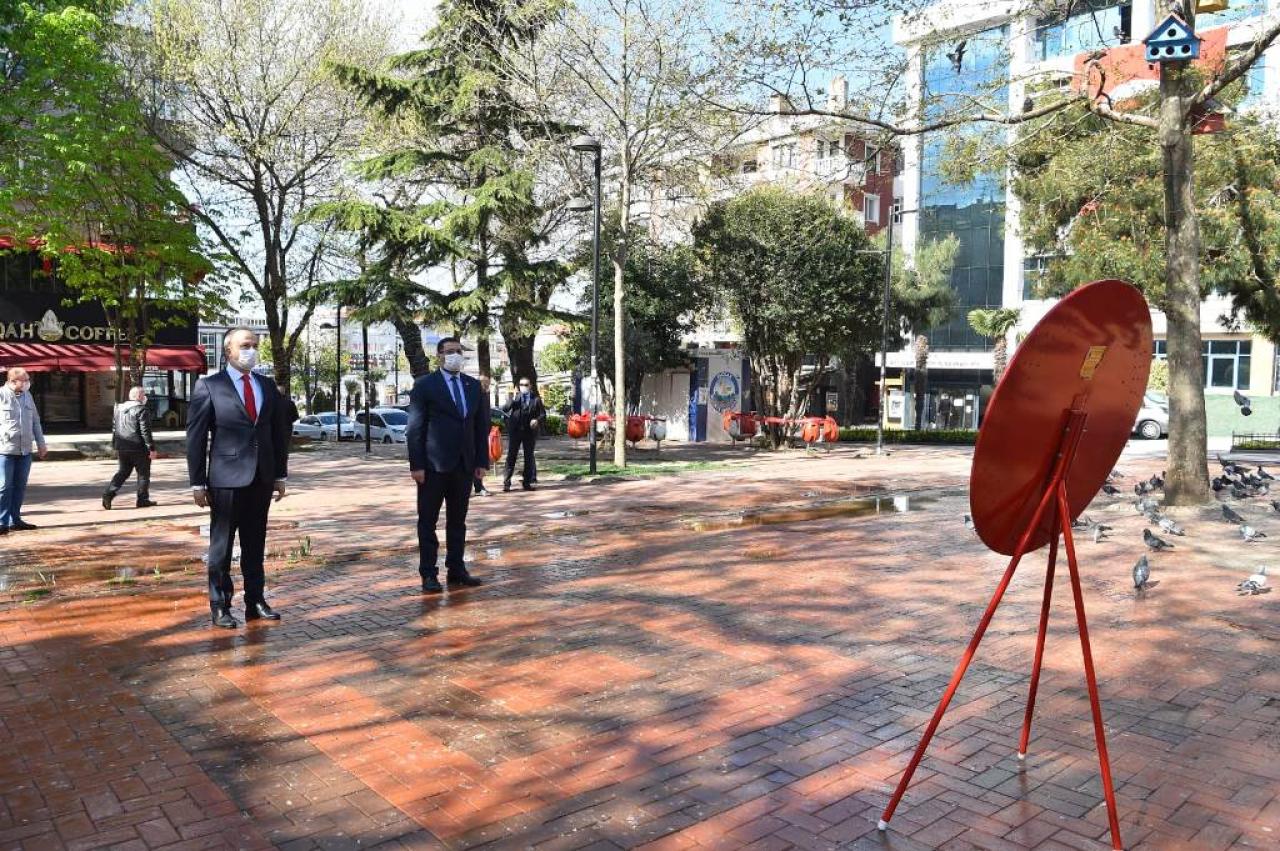 AVCILAR BALKONLARINDA 23 NİSAN COŞKUSU