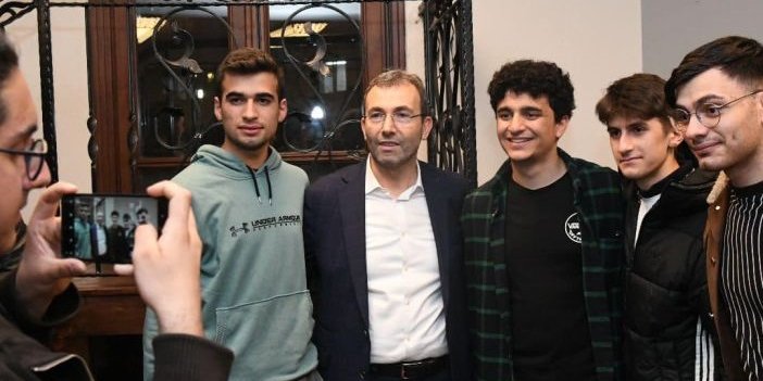 Başkan Ahmet Cin’den gençlere sürpriz ziyaret