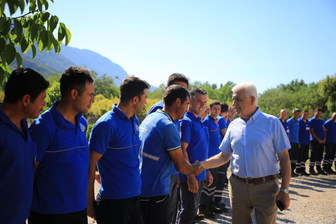 Büyükşehirden İşçi Maaşlarına Zam