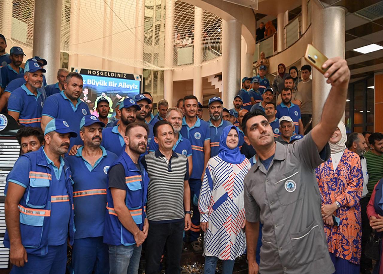 Tuzla Belediyesi Çalışanlarından Başkan Yazıcı’ya Yüzde 80 Zam Teşekkürü