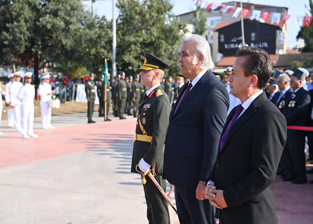 Tuzla’da 30 Ağustos Zafer Bayramı’nda Çelenk Sunma Töreni Düzenlendi