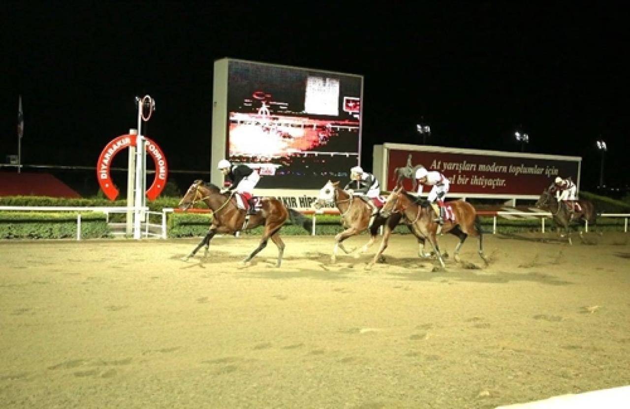 Diyarbakır Emniyet Müdürlüğü Koşusu’nu Asabi kazandı