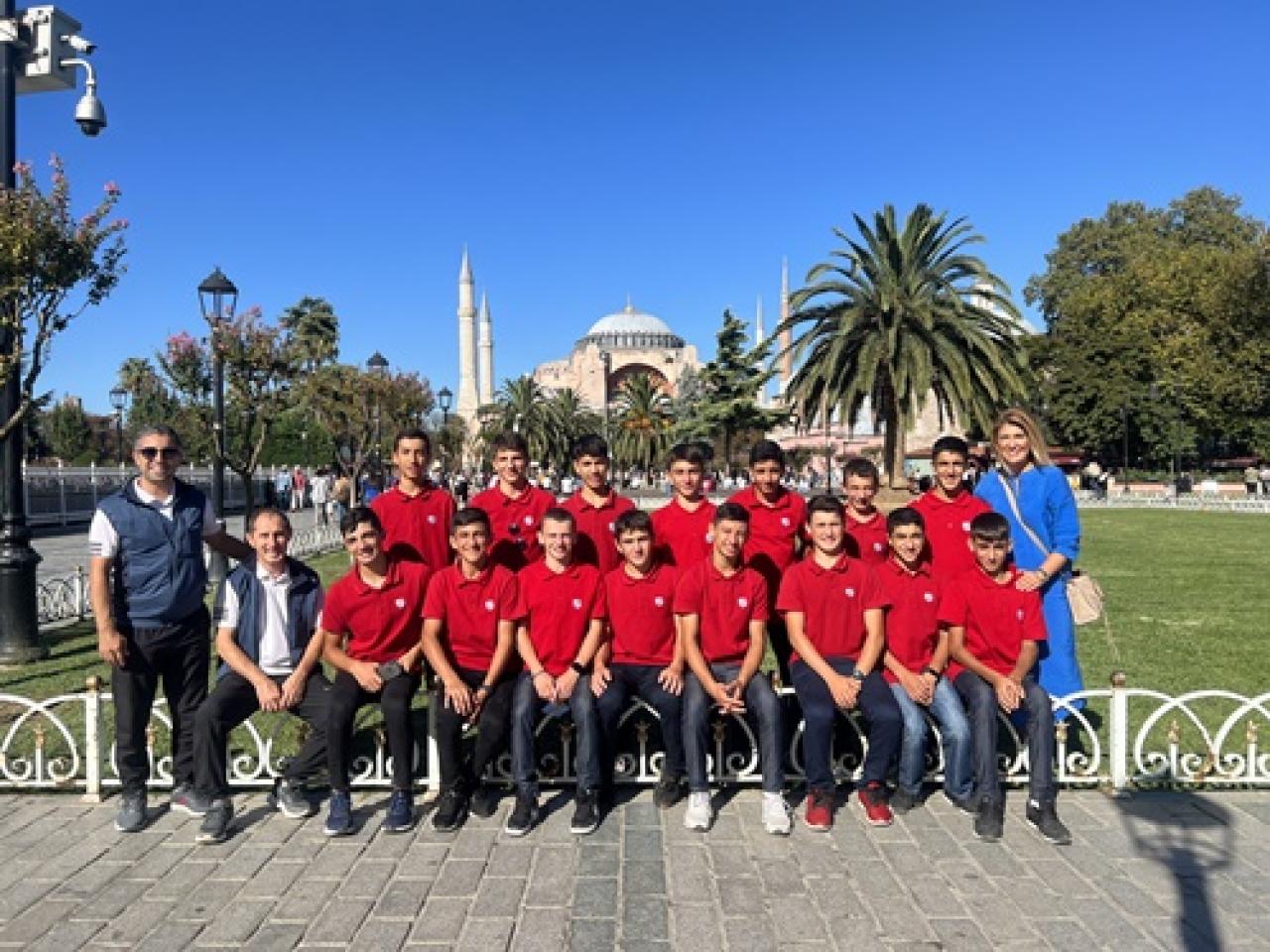 Apranti Eğitim Merkezi öğrencilerinden tarihi yerlere ziyaret