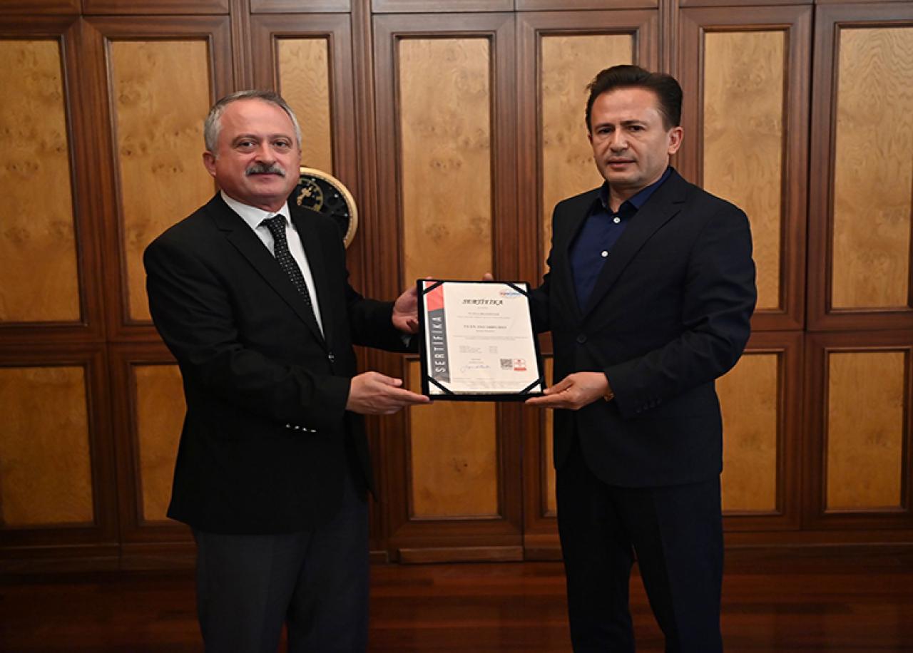 Tuzla Belediyesi’nin Çevre Politikalarına ISO 14001 Belgesi