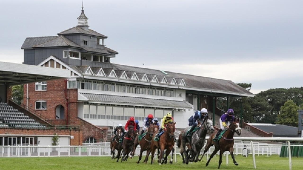 12 Eylül Pazartesi Thirsk yarış programı ve erken bahis oranları belli oldu