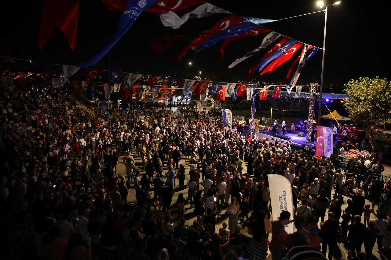 ZAFER VE BARIŞ KONSERLERİNE BÜYÜK İLGİ