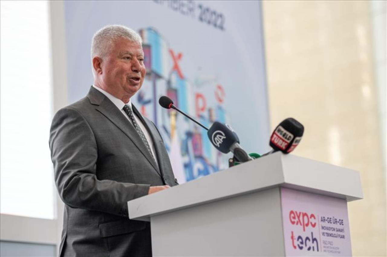 Özuslu: Takip etmemiz gereken yol ilim ve fendir