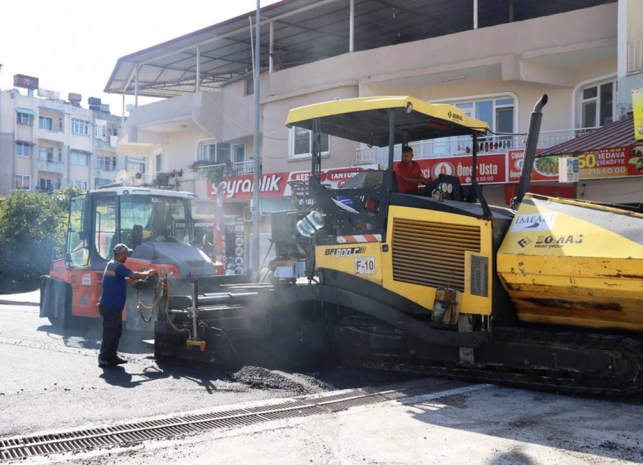 ÇEKMECE CADDESİ ASFALTLANIYOR