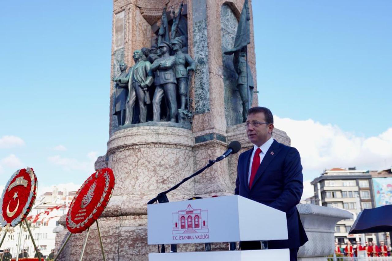 ‘İSTANBUL’UN KURTULUŞU’ TAKSİM’DE KUTLANDI