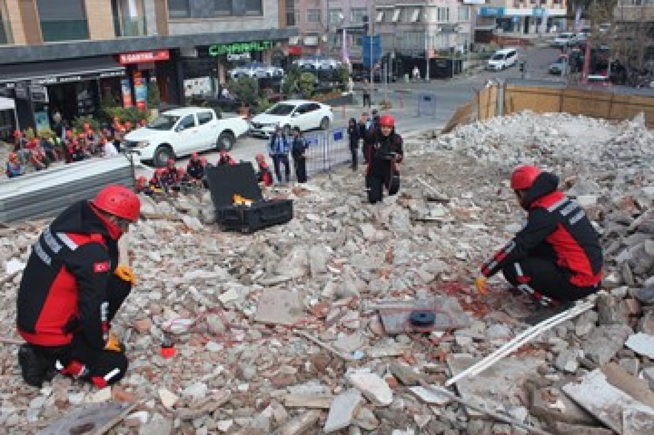 Maltepe’de nefes kesici tatbikat