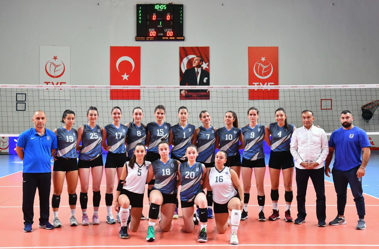ANKARA BÜYÜKŞEHİR BELEDİYESİ SPOR KULÜBÜ KADIN VOLEYBOL TAKIMI SEZONUN İLK MAÇINA ÇIKTI