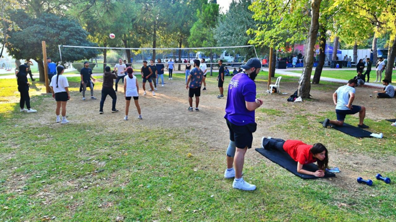 İzmir Büyükşehir Belediyesi gençleri Buca’da buluşturdu