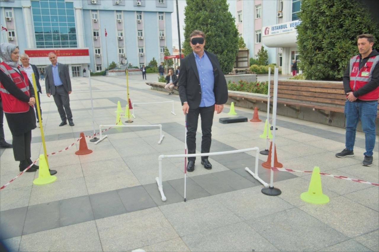 Bahçelievler’de Beyaz Baston Empati Etkinliği Düzenlendi