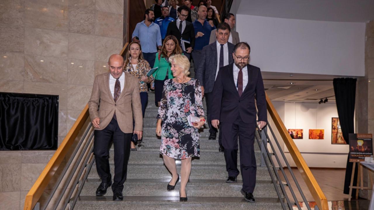 “Amacımız İzmir’i gezegenimize yaraşır metropol haline getirmek”