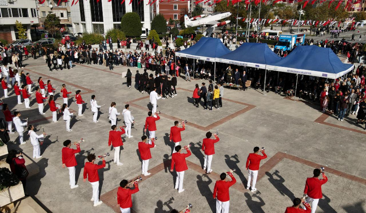 Büyükçekmece’de Cumhuriyet’in 99. yılına yakışır kutlama