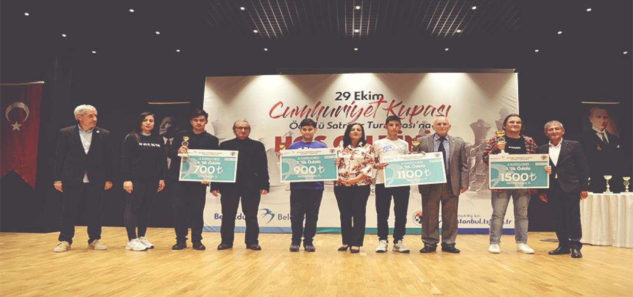 CUMHURİYET KUPASI SATRANÇ TURNUVASI TAMAMLANDI